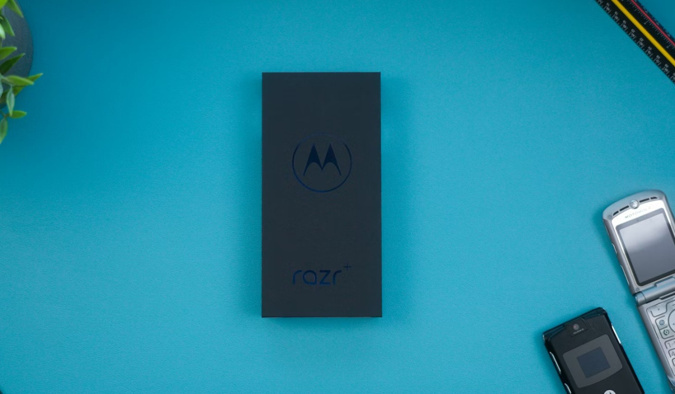 Motorola Razr Fold İnceleme: $1.900'lık İlk Büyük Katlanabilirinde Güçlü Batarya, Ciddi Eksikler