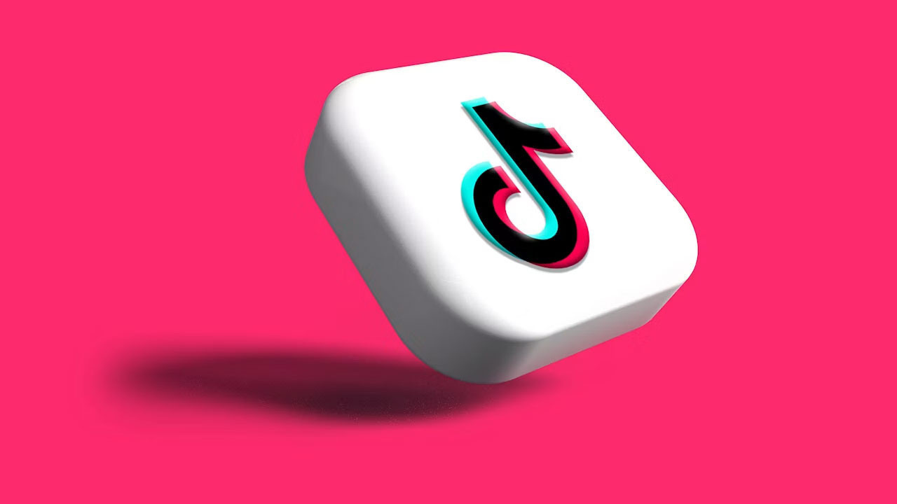 TikTok yorumları sesli mesajlar, anketler ve çoklu fotoğraflarla yeni bir boyuta taşıyor