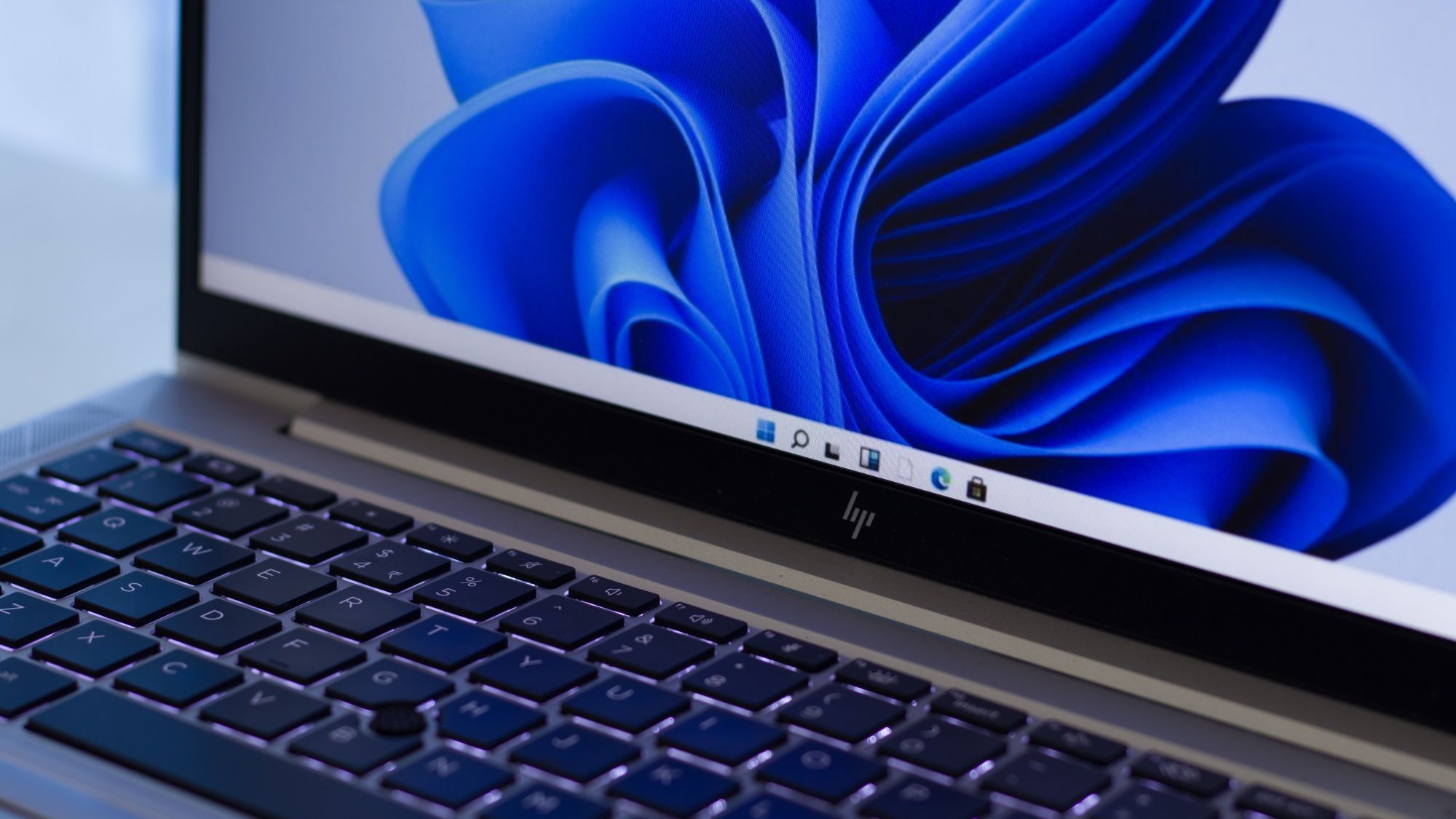 Windows 11, Eylül güncellemesiyle görev çubuğunu taşıma ve Başlat menüsünü küçültme seçeneği