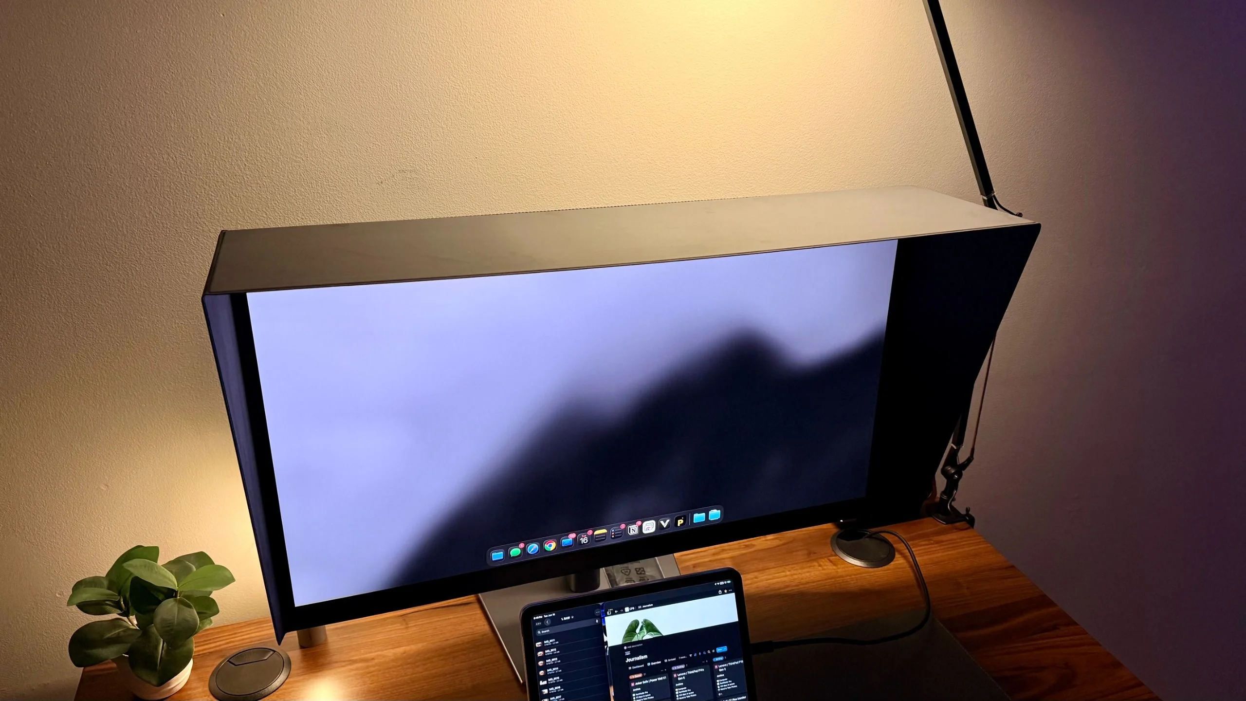 Dell UltraSharp U3226Q: Profesyoneller İçin 4K QD-OLED Canavar