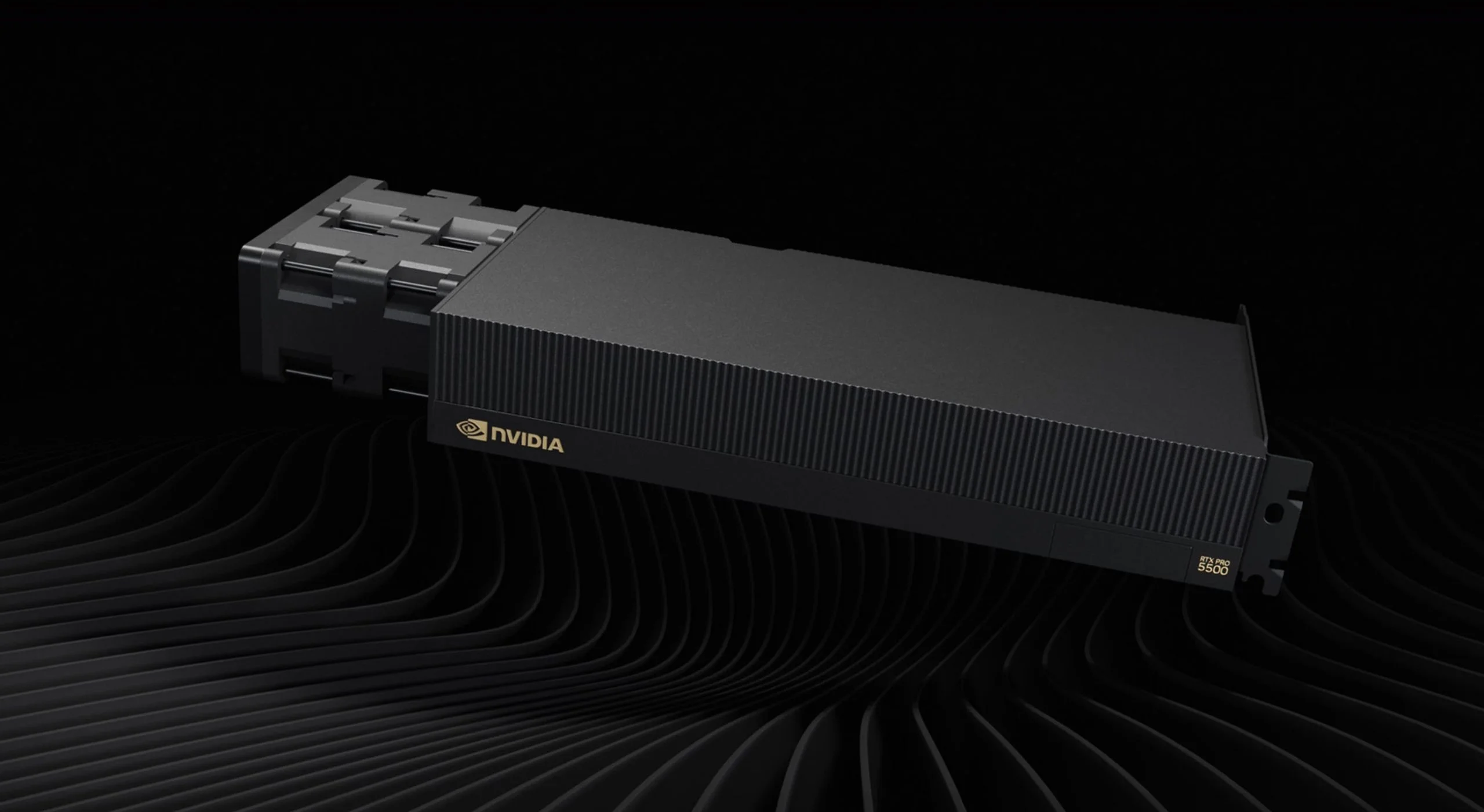 NVIDIA, 84 GB VRAM’lı RTX PRO 5500 Blackwell Workstation GPU’yu tanıttı