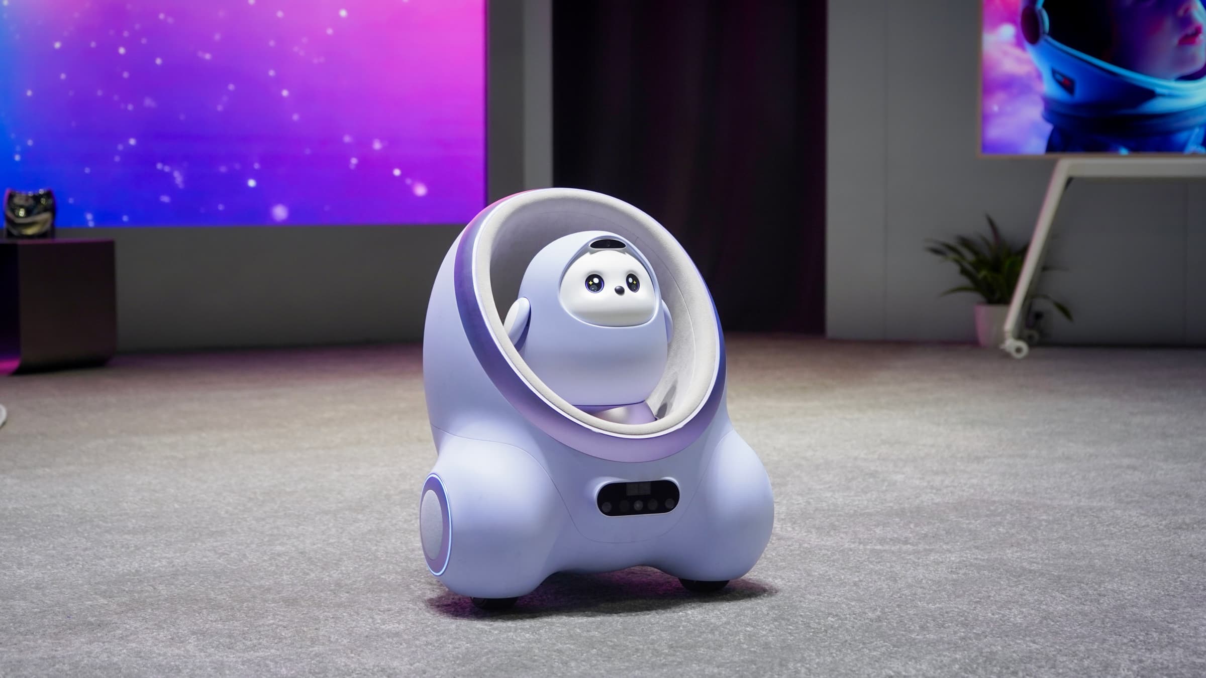 TCL AiMe İncelemesi: Dünyanın İlk Modüler Yapay Zeka Destekli "İnsan Merkezli" Robotu
